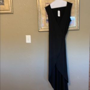 New black sleeveless dress